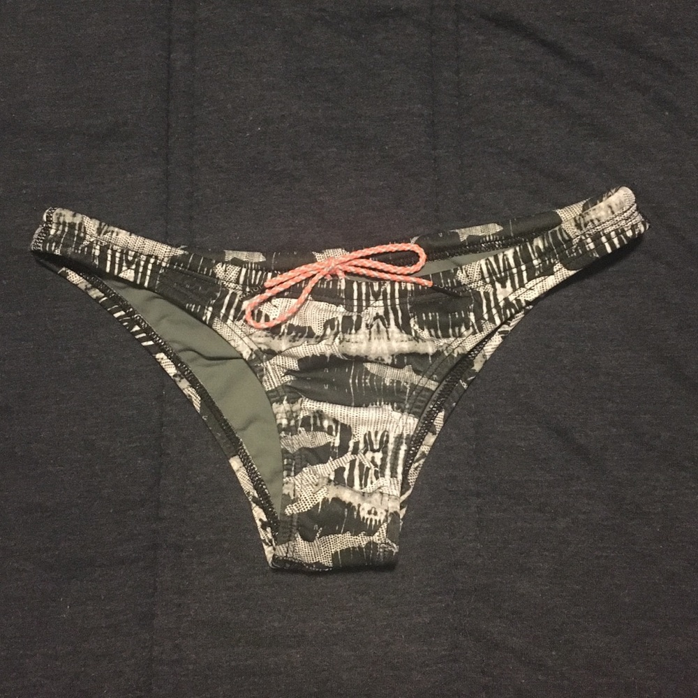 NWOT Jolyn Shark Town Printed Bottoms (Europe)